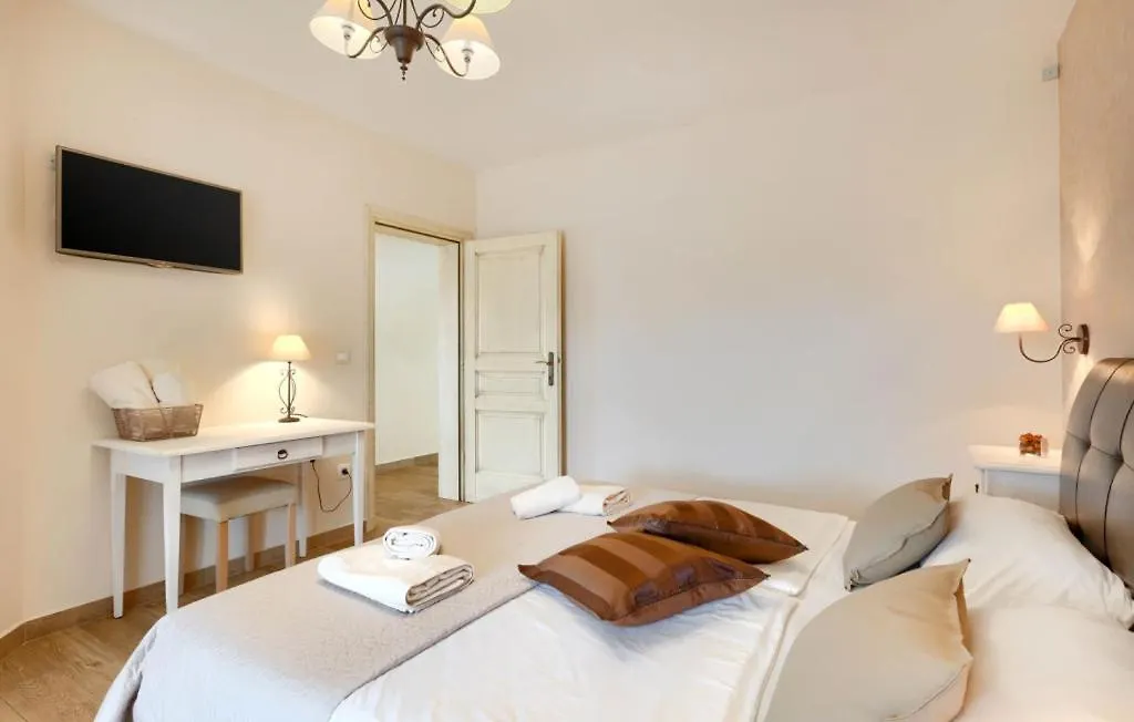 Beautiful Villa Mara With Pool In Sv Lovrec Vosteni