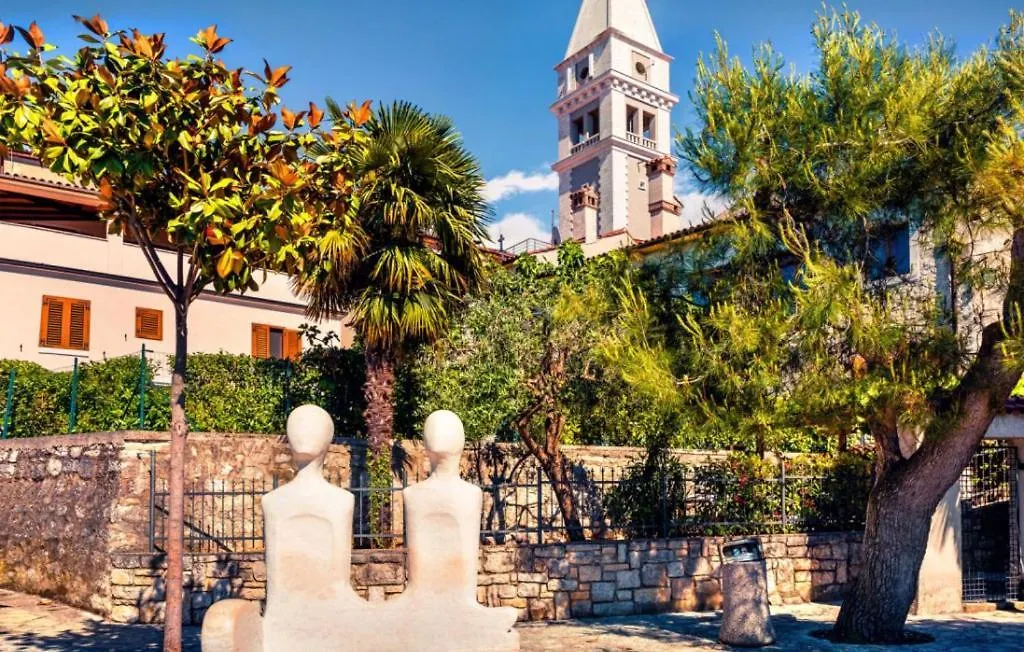 Beautiful Villa Mara With Pool In Sv Lovrec Vosteni
