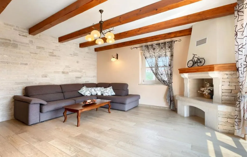 Beautiful Villa Mara With Pool In Sv Lovrec Vosteni