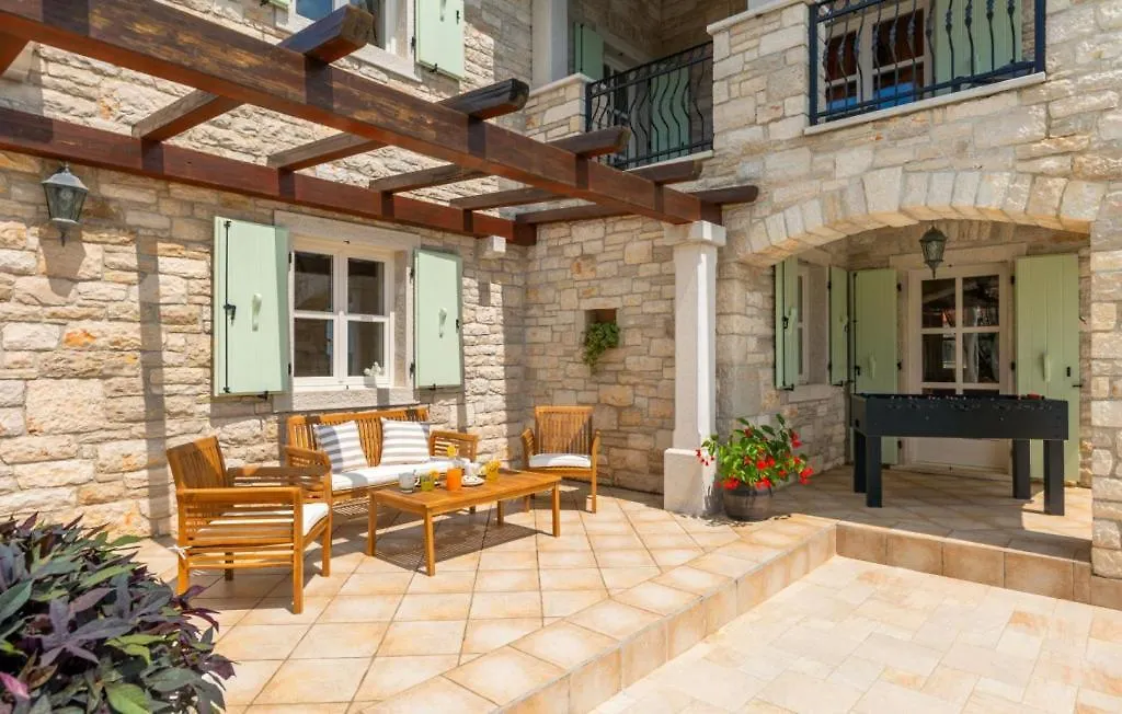 Beautiful Villa Mara With Pool In Sv Lovrec Vosteni
