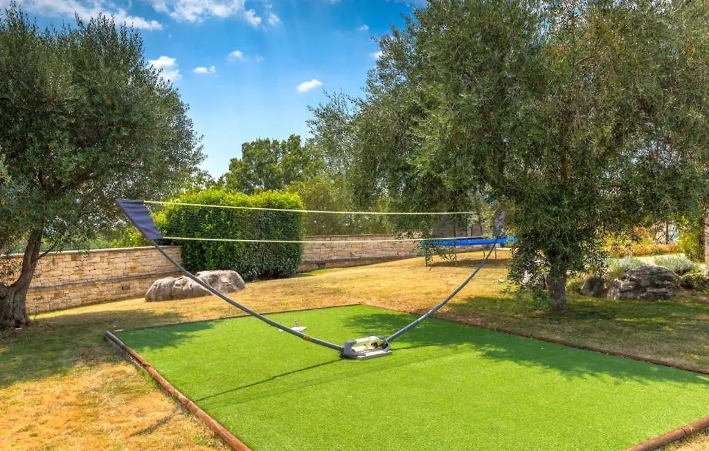 Beautiful Villa Mara With Pool In Sv Lovrec Vosteni